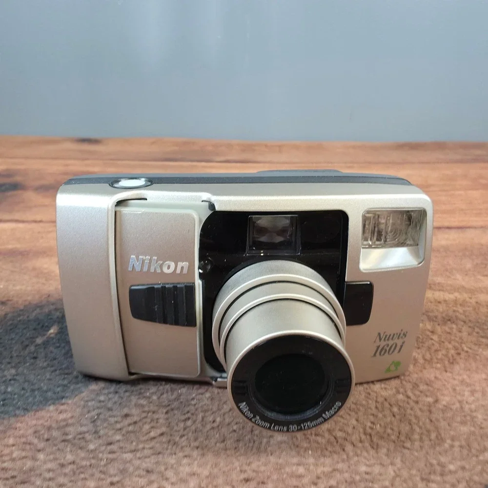 Nikon Nuvis 160i APS Film Camera Silver Good 30-125mm Zoom Macro Bundle